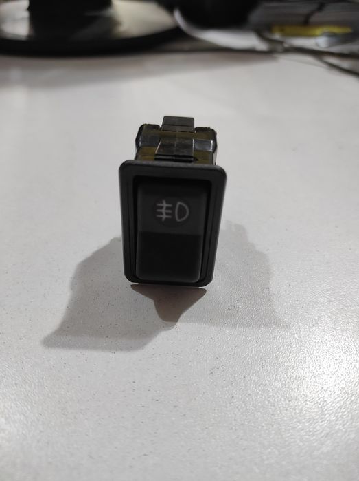 Кнопка туманки кнопка двери