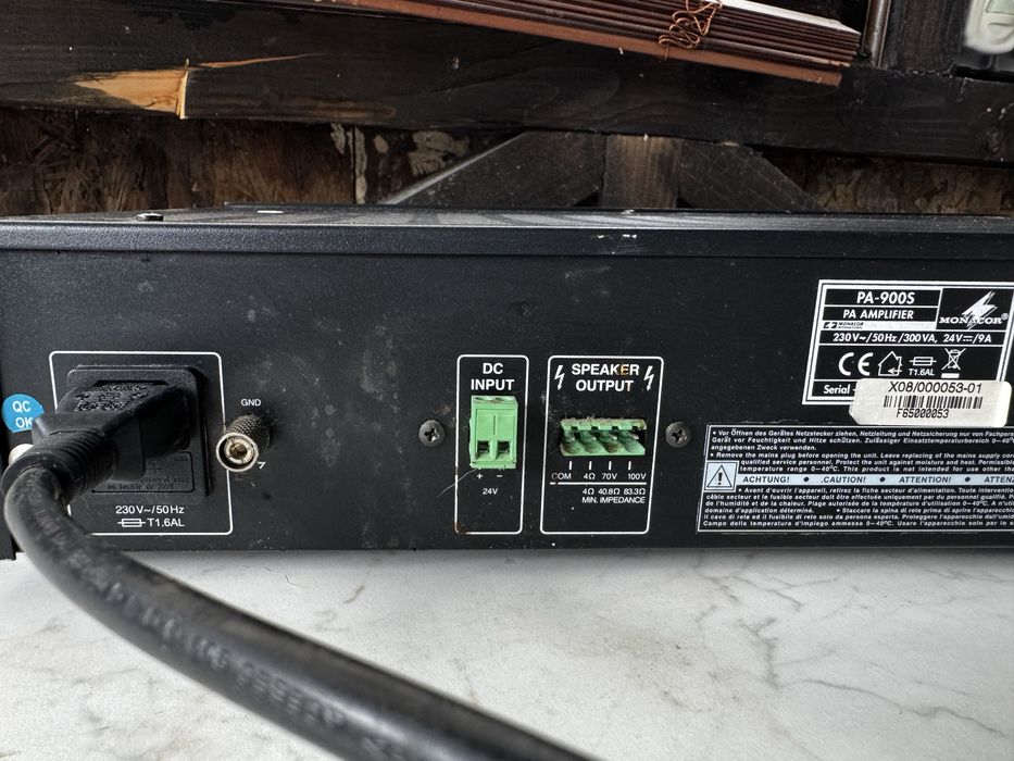 Amplificator audio Monacor