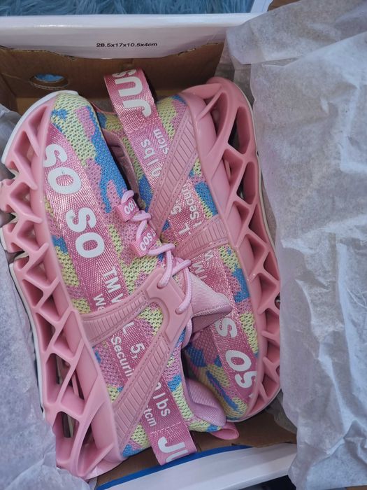 Супер актуален модел маратонки/различни цветове