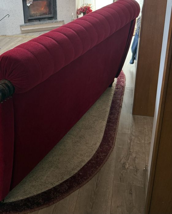 Canapea extensibilă + fotoliu din catifea vișinie, lemn masiv