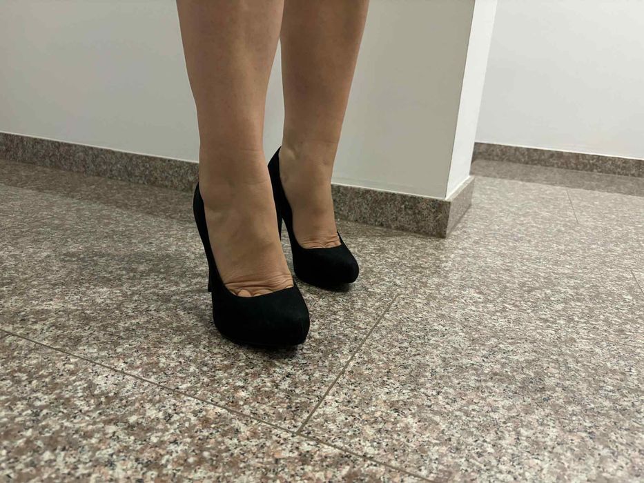 Черни обувки на ток