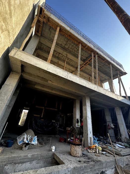 Бетон Монолит куямиз. Монолит учун, Опалубка ва стойка узимиздан.