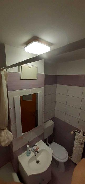 Garsoniera decomandata de inchiriat 35 mp zugravita mobilata utilata proprietar bloc mixt 1982