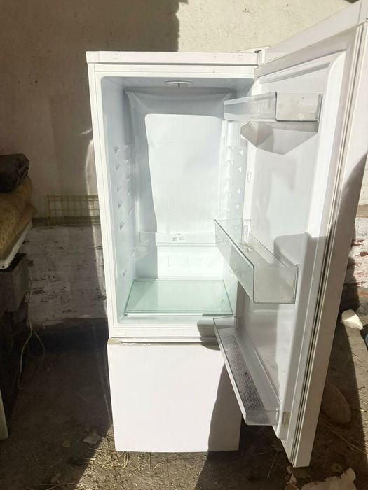 Холодильник отличном состаяание