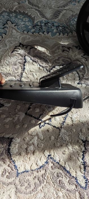 Игровой руль Genius