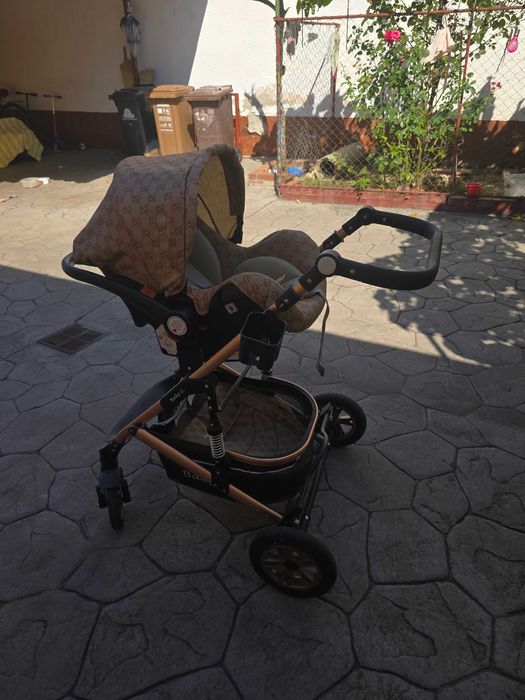 Vand carucior bebe!