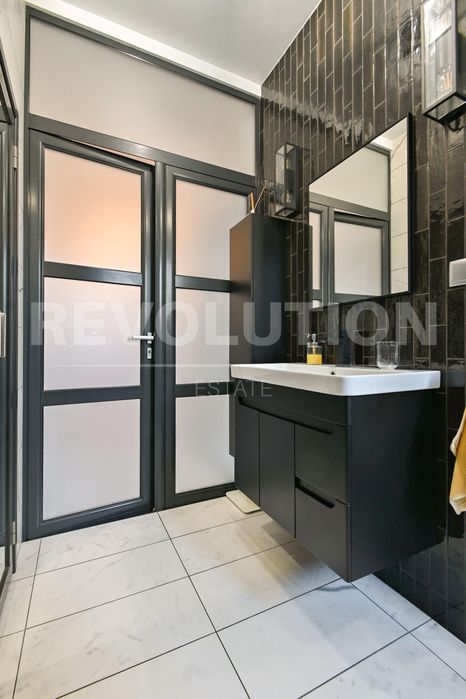 Продава се Тристаен апартамент в София, Център - 123 кв.м за 3171 €/кв.м - Снимка #12