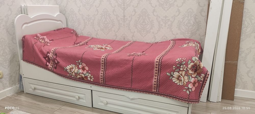 Продам кровать белая