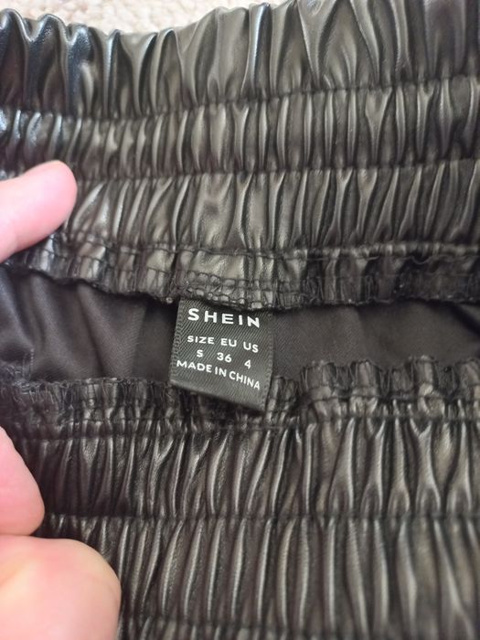 Pantaloni imitație de piele