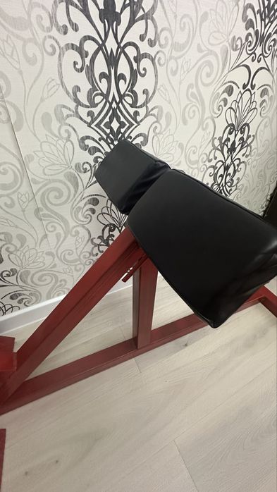 Тренажер гиперэкстензия