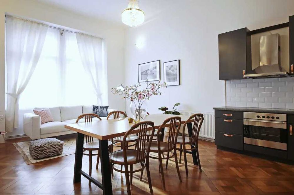 Дава се под наем Двустаен апартамент в Пловдив, Център - 67 кв.м за 280.5 € - Снимка #1