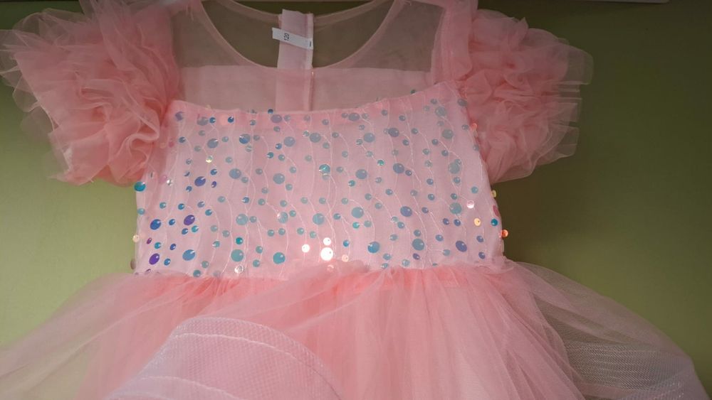 Красивое пышное платье для девочки 6 лет