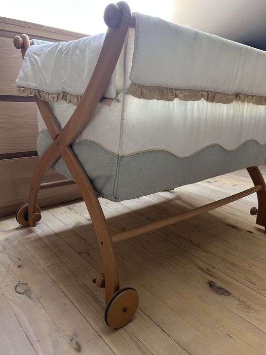 Бебешко легло, кошче на колела
