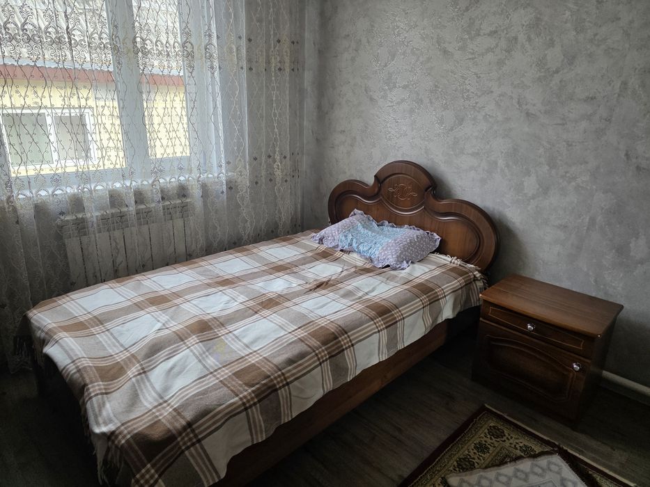 Кровать с тумбочкой