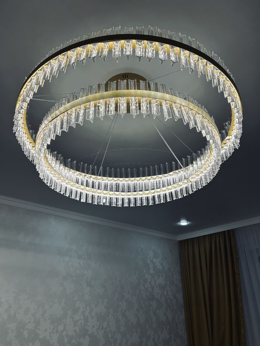 Продам большую люстру