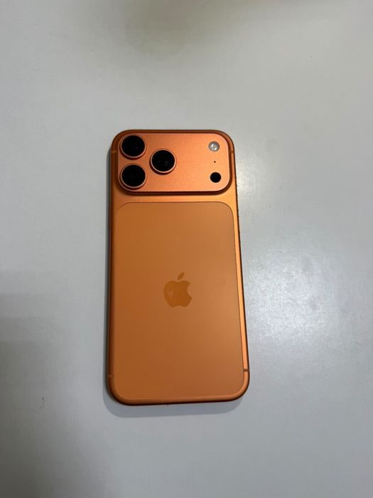Iphone 17 pro max сатылады. 02.2026 жылы сатып алынған. Почти новый