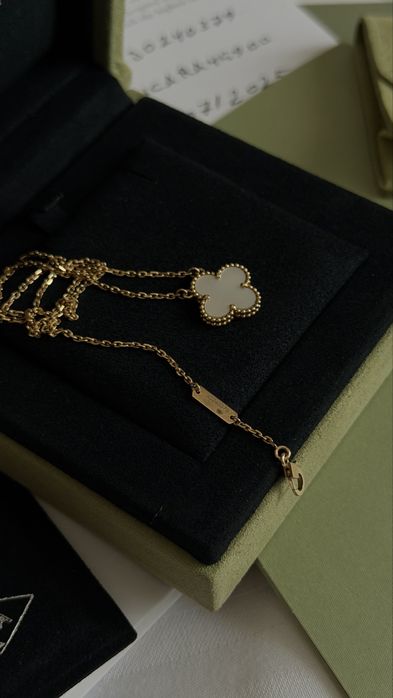 Colier Van Cleef&Arperls