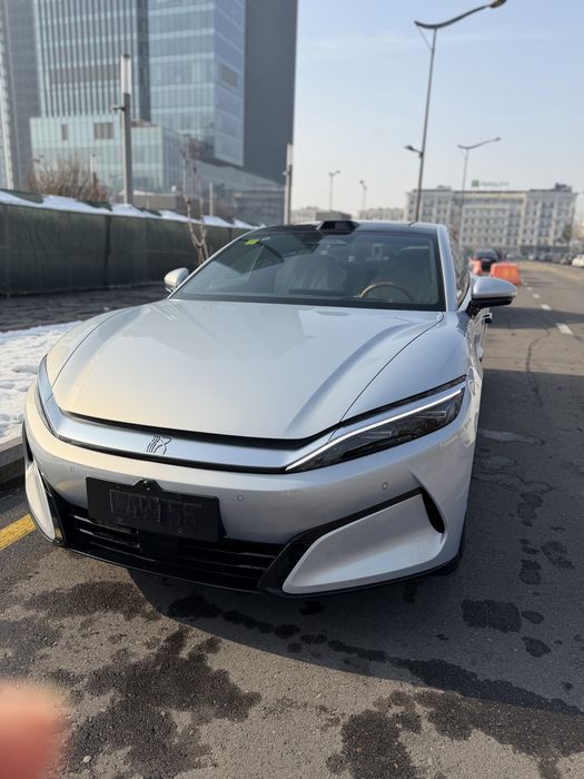 BYD HAN L DUAL motor 2.7s