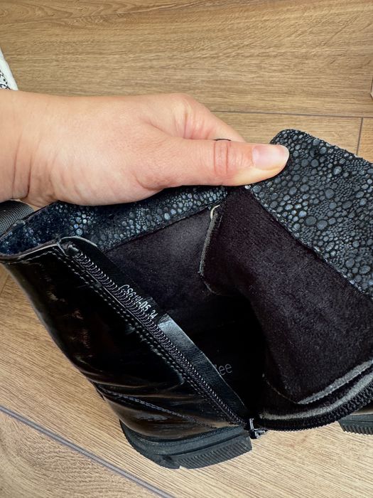 Лакирани ботушки за момиче