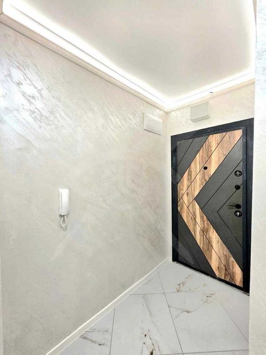 Продава се Тристаен апартамент в Варна, Бриз - 120 кв.м за 1063 €/кв.м - Снимка #8