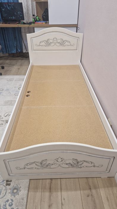 Продам  две кровати 90*200