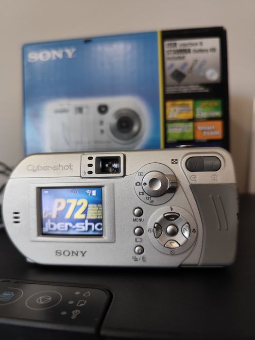 Дигитален фотоапарат Sony Cybershot P72 комплект
