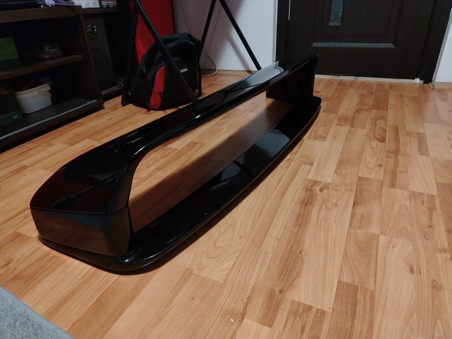 Vând eleron bmw e