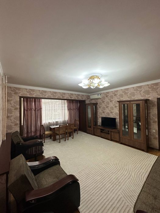 Продаю свою квартиру 2х комнатную 55м2 на Юнусабаде 4, ор-р Универсам