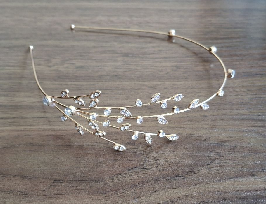 Нежный красивый ободок на голову