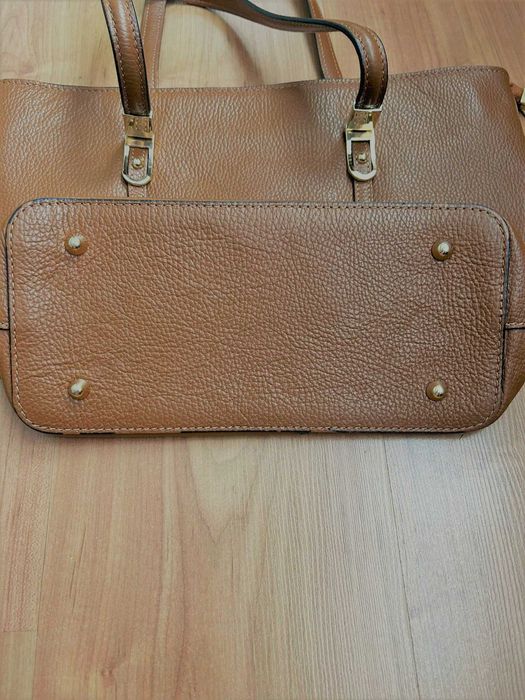 Дамска чанта в цвят коняк,естествена кожа