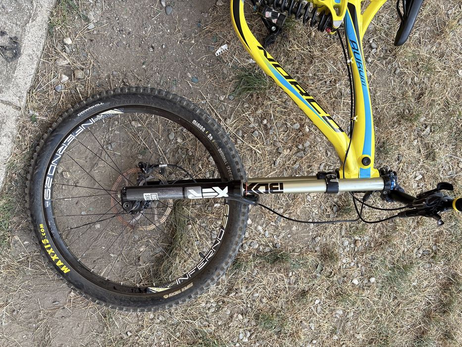Bicicleta norco full suspention