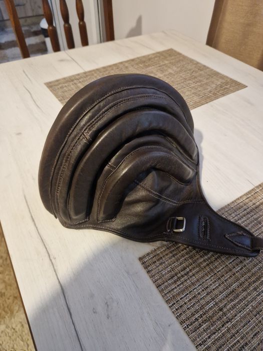 Кожена мека моториска каска нова