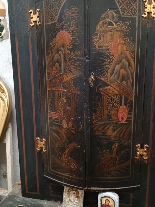 Автентичен шкаф оригинален