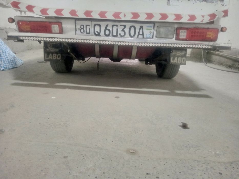 Лабо сотилади 2001 йил