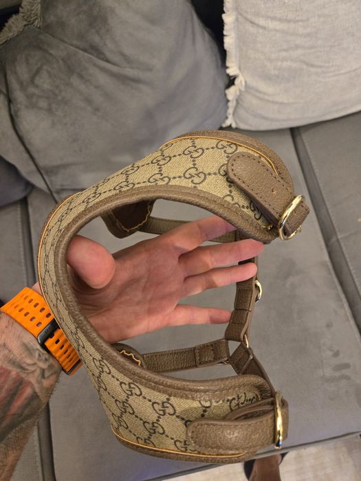 Нагръдник за малко куче Gucci