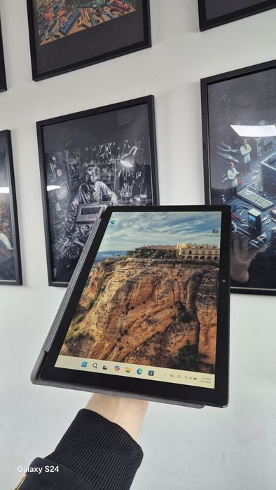 Surface pro 6, i7 gen 8 8gb ram 256gb ssd