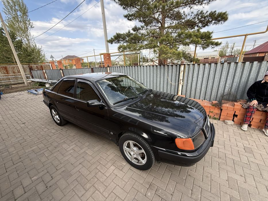 AUDI 100      1994года quatro