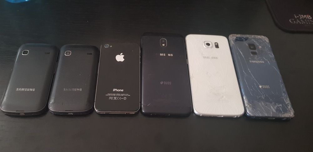 Vând lot telefoane majoritatea funcționale