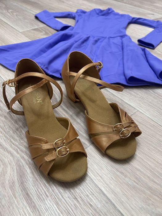 Бальное платье и туфли