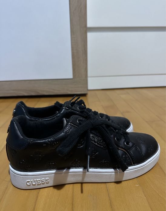 Оригинални обувки Guess-номер 38