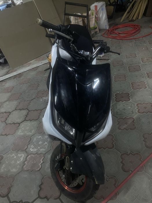 Продам срочно м8 lY-YA
