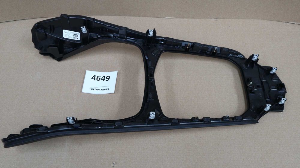 Лайсна централна конзола БМВ Ф40 Ф44 Пиано лак BMW F40 F44