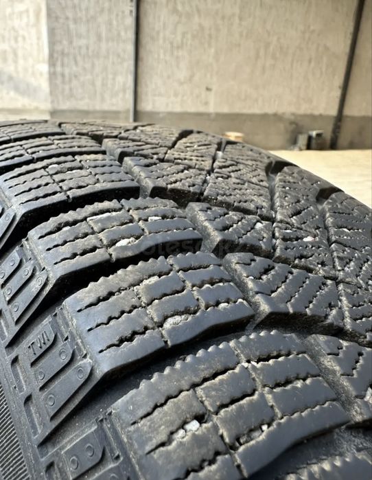 Шины липучка Pirelli 215/60R17