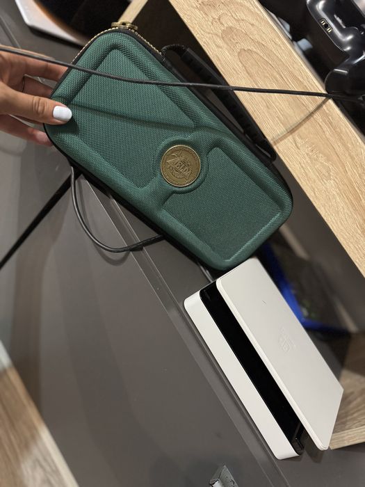 Nintendo Switch OLED (бял) + 3 оригинални игри + калъф Zelda & Супер Марио Grip