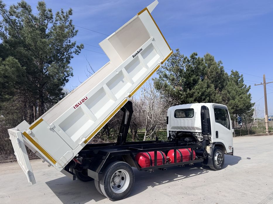 Isuzu Samasval 2011