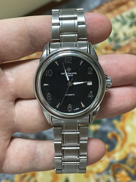 Продаю часы в хорошем состояние