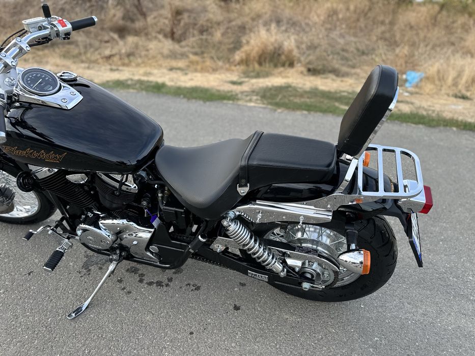 Honda shadow black widow 8700km