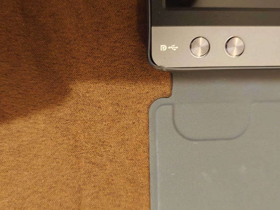 Asus ZenScreen GO MB16AP преносим монитор с вградена батерия