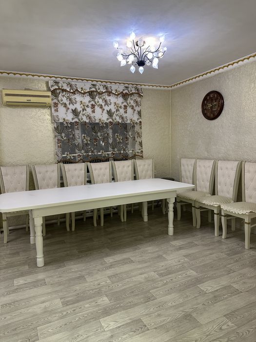 Продаю стол со стульями