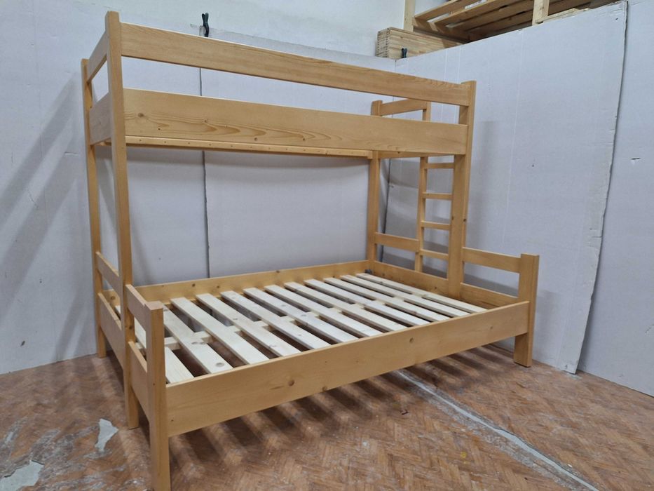 TRANSPORT GRATUIT.Pat etajat din lemn masiv.Cod 3026